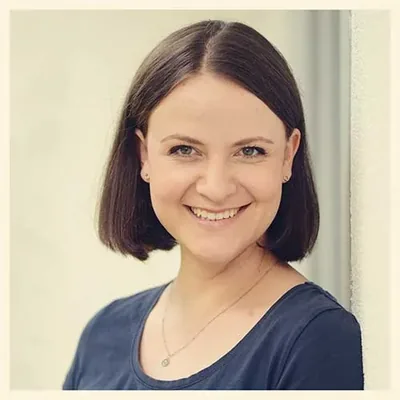 Sophie Hillenbrand, Logopädin